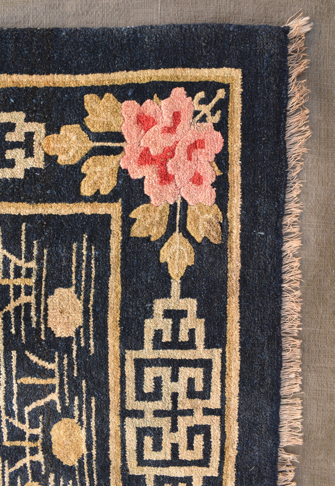 A PAOTOU PICTORIAL RUG - Image 3 of 5