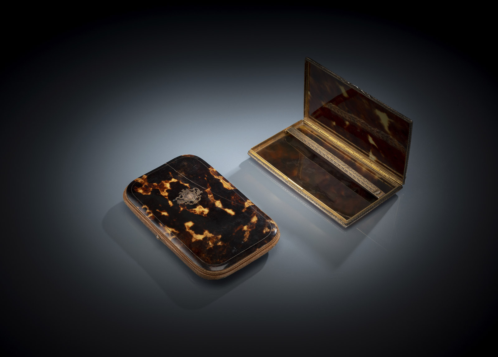 A TOROISESHELL CIGARETTE CASE AND A CARD CASE - Image 2 of 2