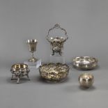 Drei Schalen, Pokal, Untersetzer, Körbchen mit Glaseinsatz