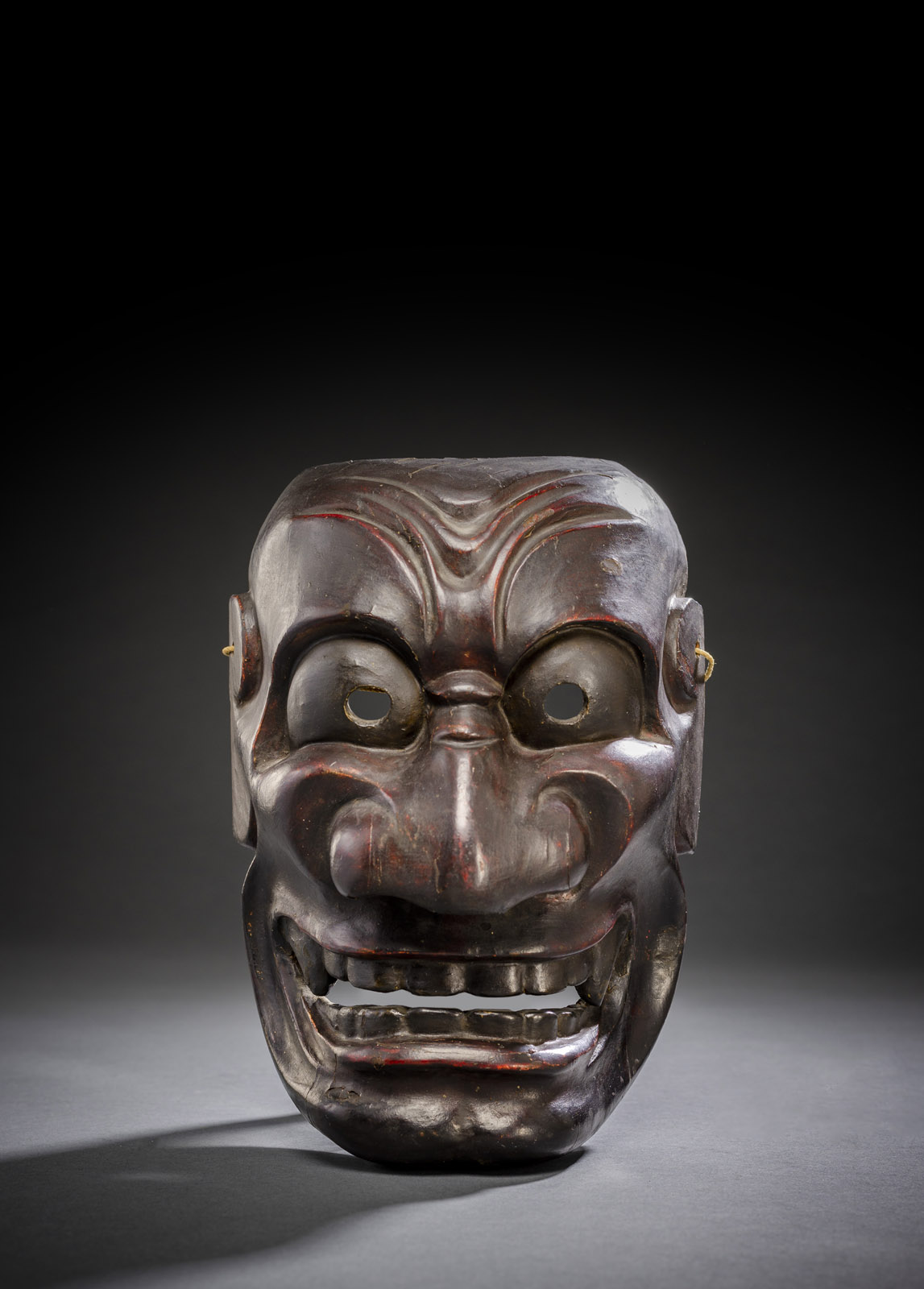 A CARVED WOOD AND LACQUERED GIGAKU MASK - Image 2 of 2