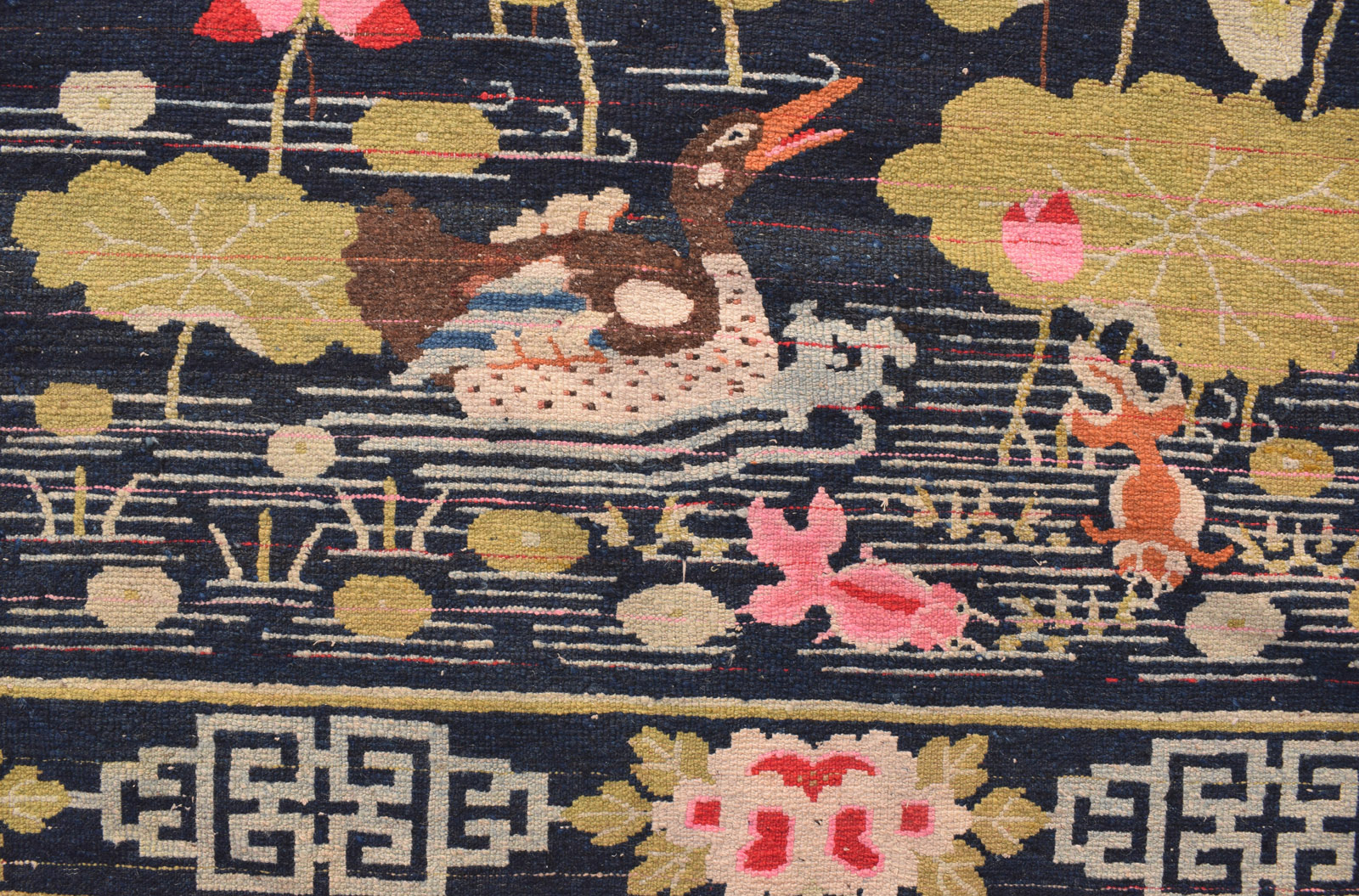 A PAOTOU PICTORIAL RUG - Image 5 of 5