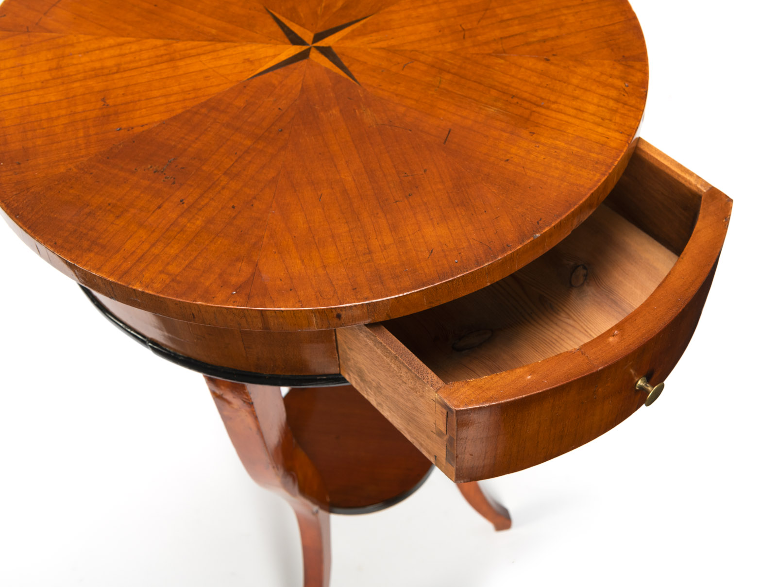 A BIEDERMEIER OCCASIONAL TABLE - Image 4 of 5