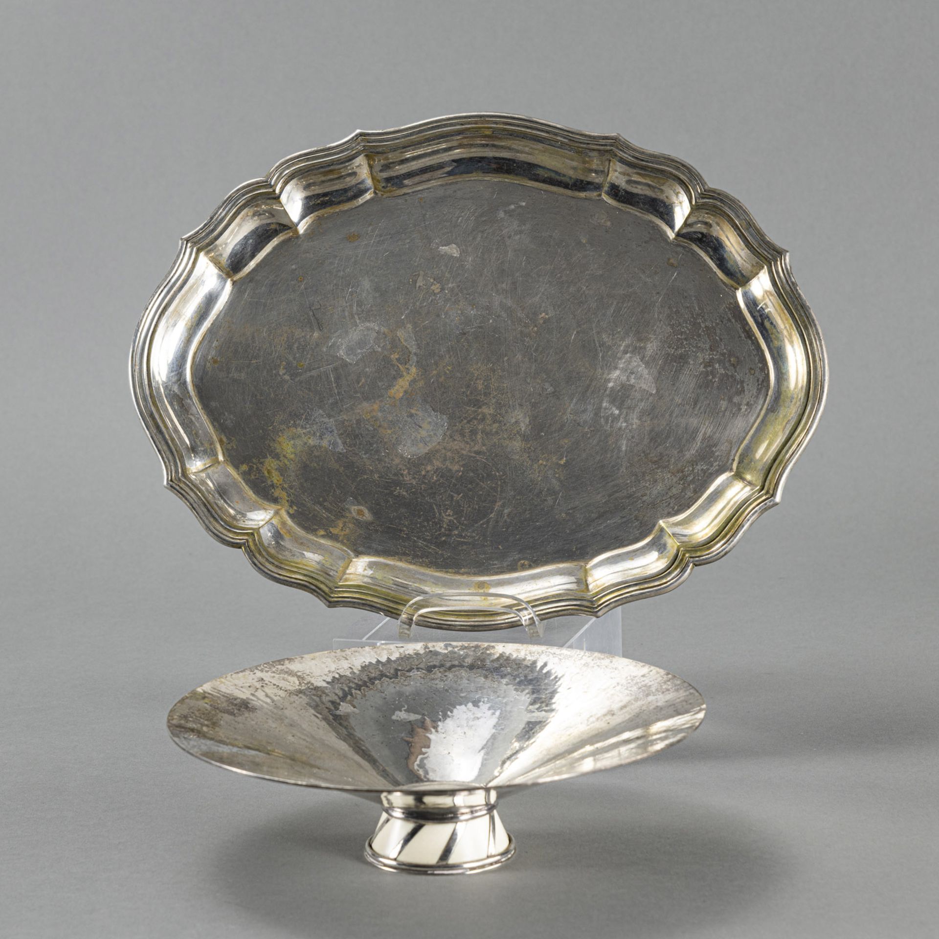 AN OVAL DISH AND A FOOTED BOWL