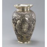 Feine Répousse-Vase aus Silber
