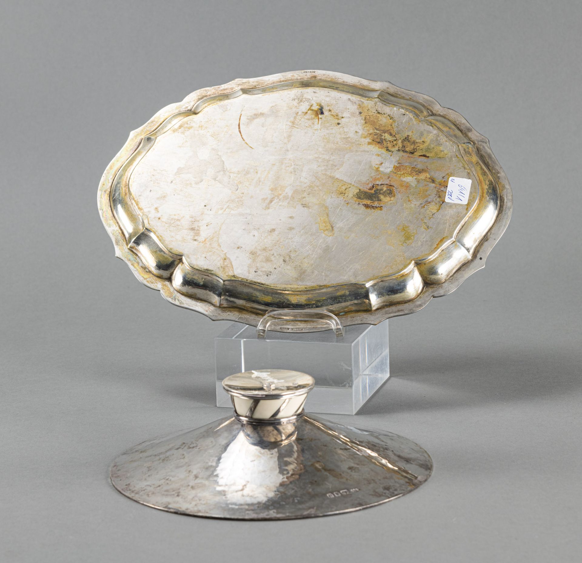 AN OVAL DISH AND A FOOTED BOWL - Image 2 of 4