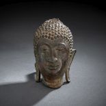 Kopf des Buddha aus Bronze