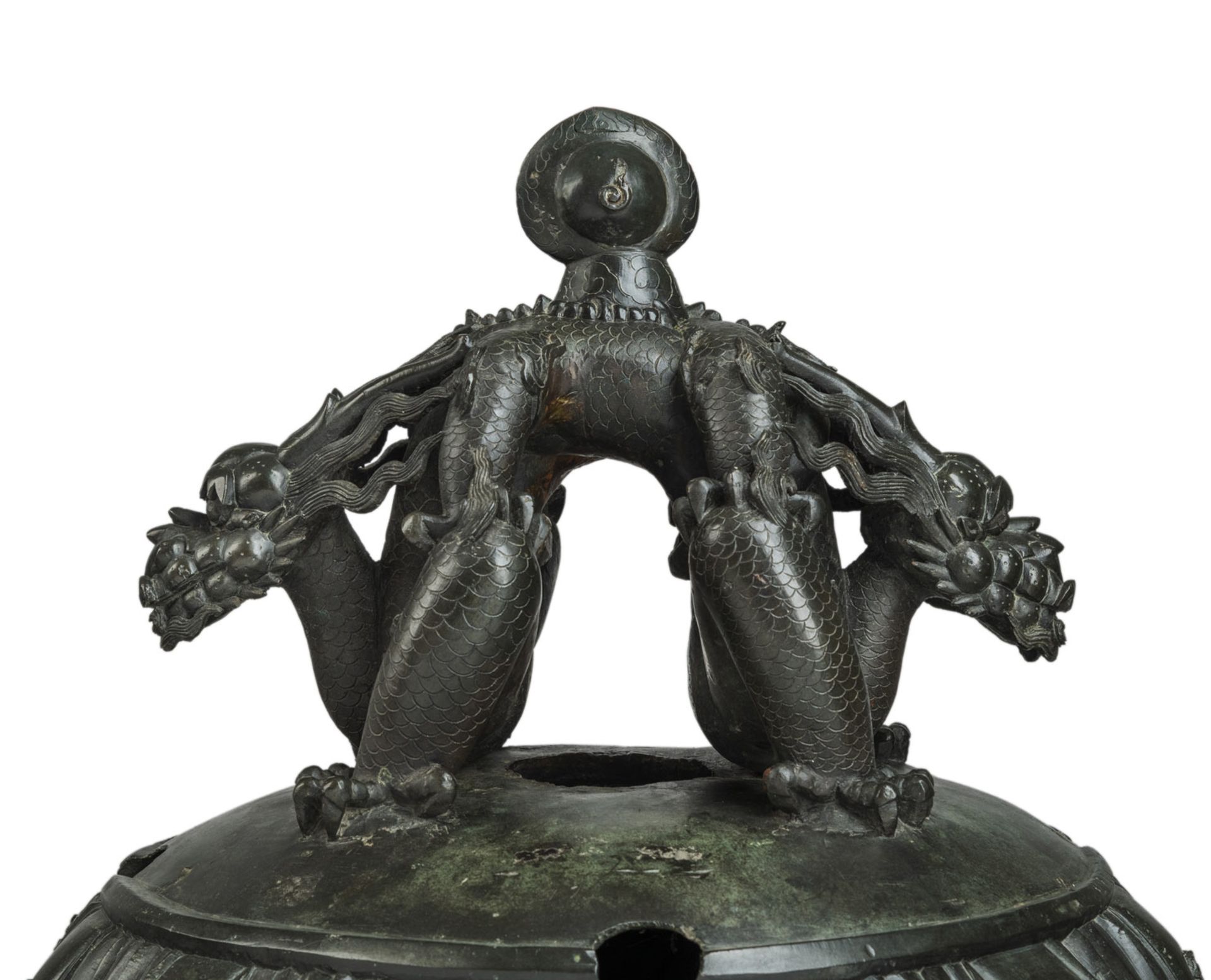 A VERY RARE AND IMPORTANT LARGE BRONZE BELL - Image 11 of 27