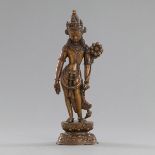 Bronzefigur des Padmapani auf einem Lotossockel stehend
