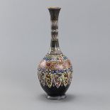 Sechspassige Cloisonné-Vase mit Dekor mythologischer Kreaturen
