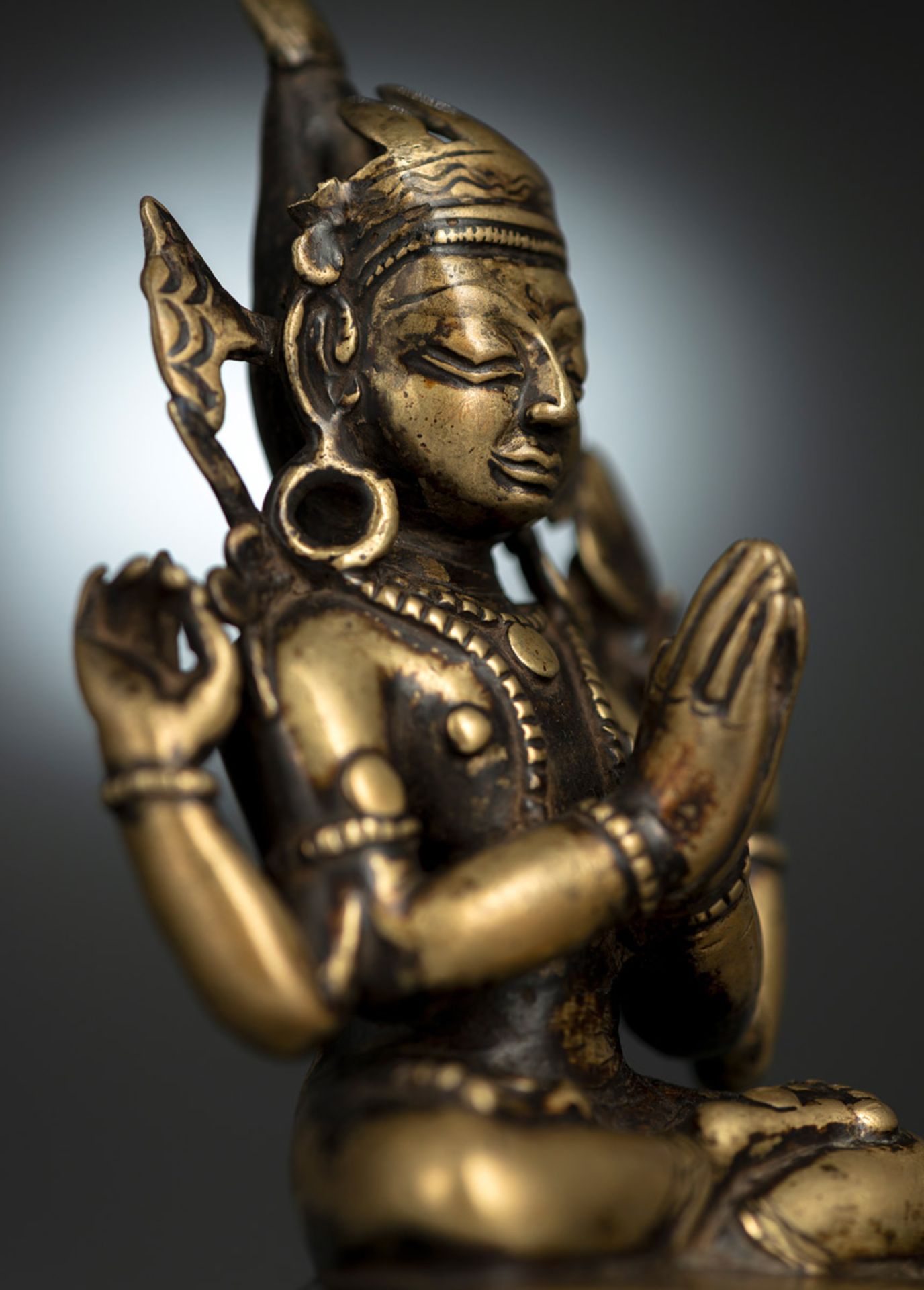 A BRONZE FIGURE OF SADAKSHARILOKESHVARA - Image 4 of 5