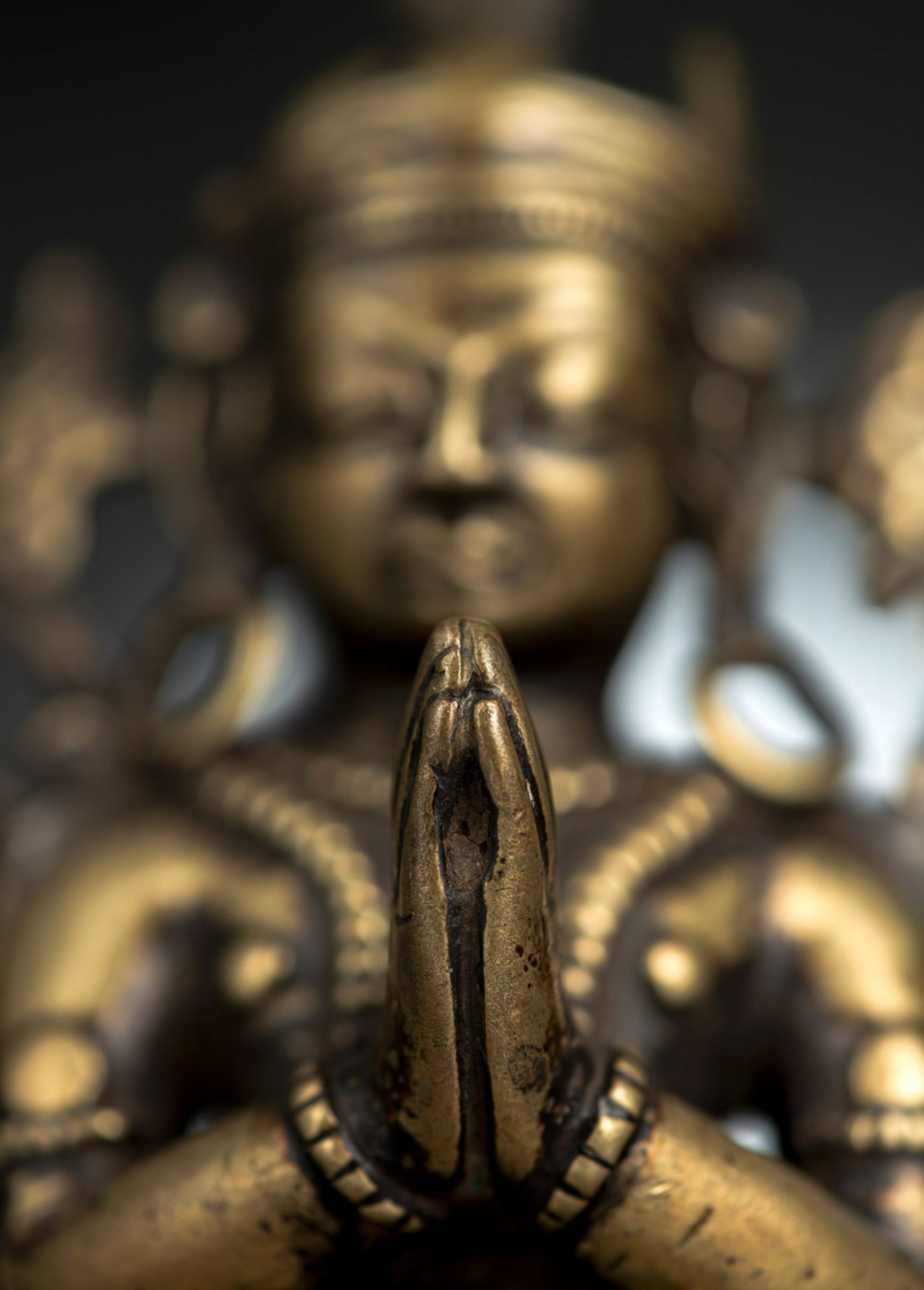 A BRONZE FIGURE OF SADAKSHARILOKESHVARA - Image 3 of 5