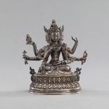 Fein gearbeitete Silberfigur des Usnisavijaya