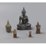 Bronze des Buddha und vier Buddhaköpfe