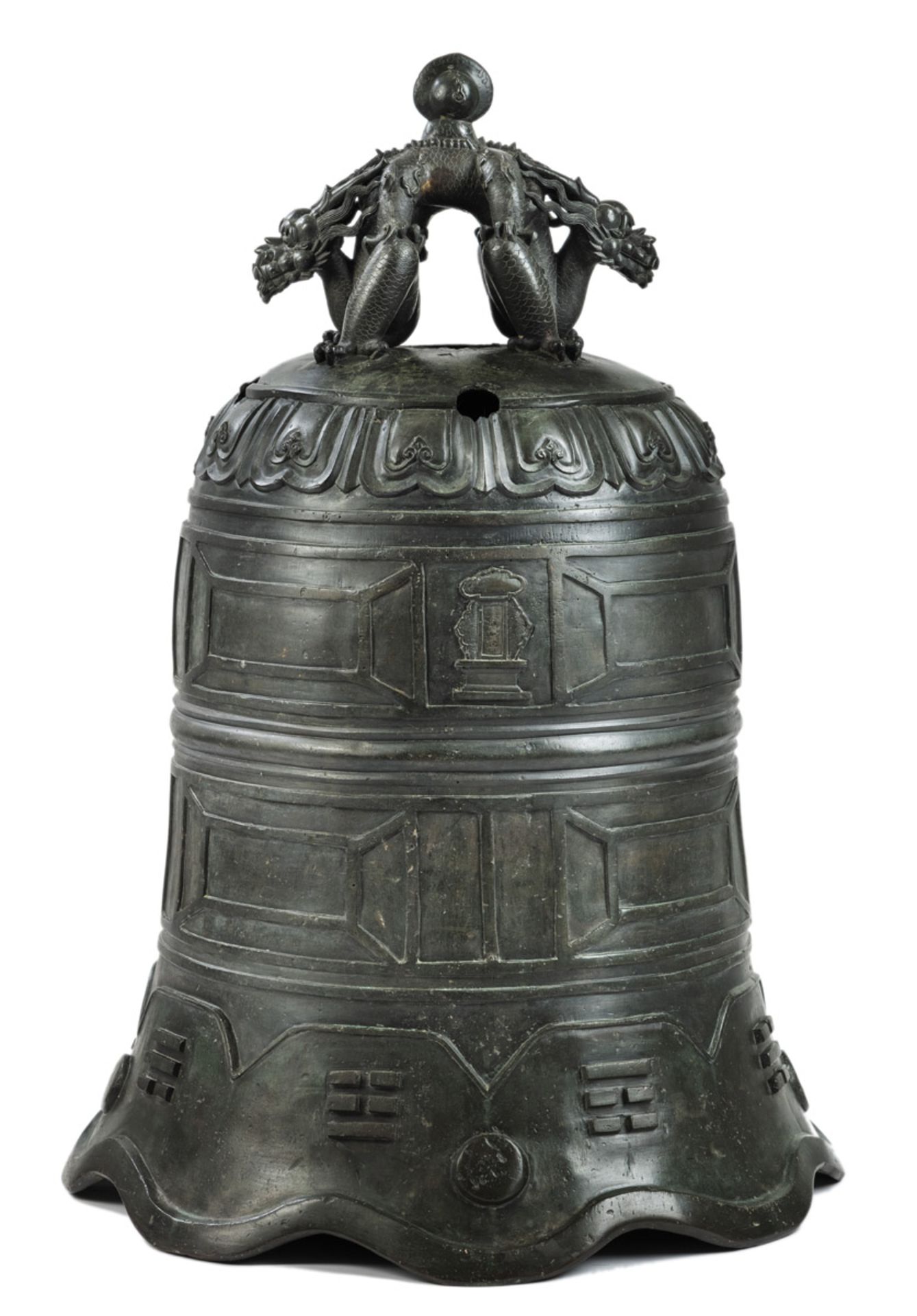 A VERY RARE AND IMPORTANT LARGE BRONZE BELL - Image 4 of 27