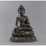 Große Bronze des Buddha Shakyamuni auf einem Lotos