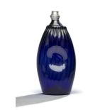Nabelflasche aus kobaltblauem Glas
