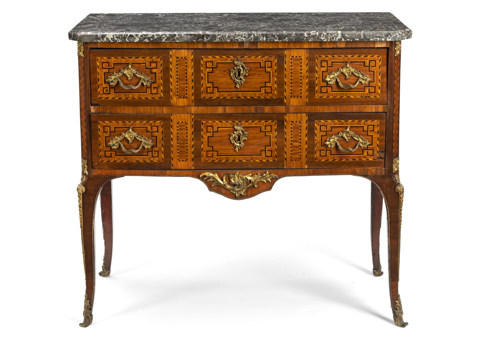 A FRENCH TRANSITIONAL STYLE ORMOLU MOUNTED KINGWOOD AMARANTH AND FRUITWOOD MARQUETRY COMMODE - Image 2 of 9