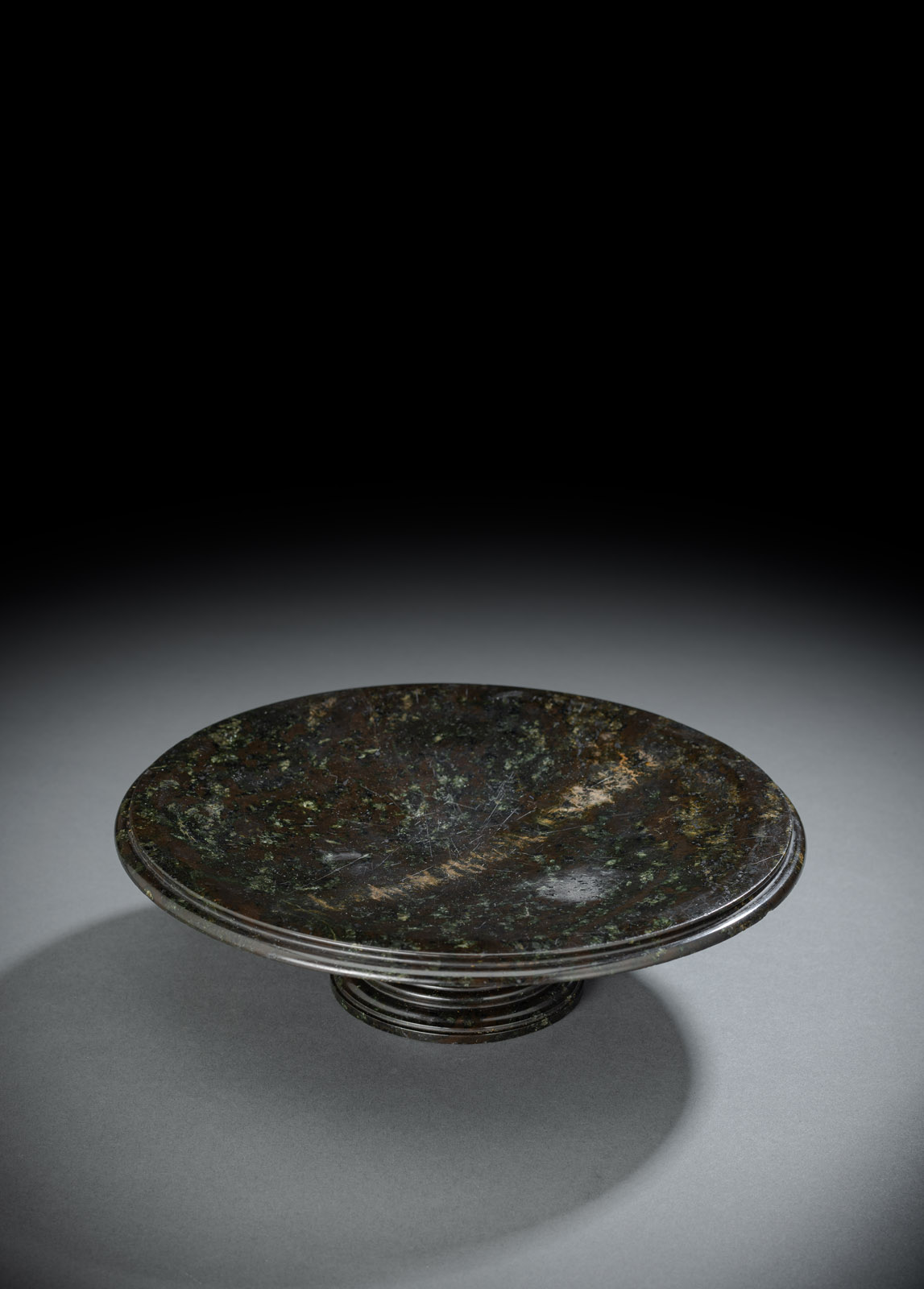 A SERPENTINE FOOTED DISH - Image 2 of 3