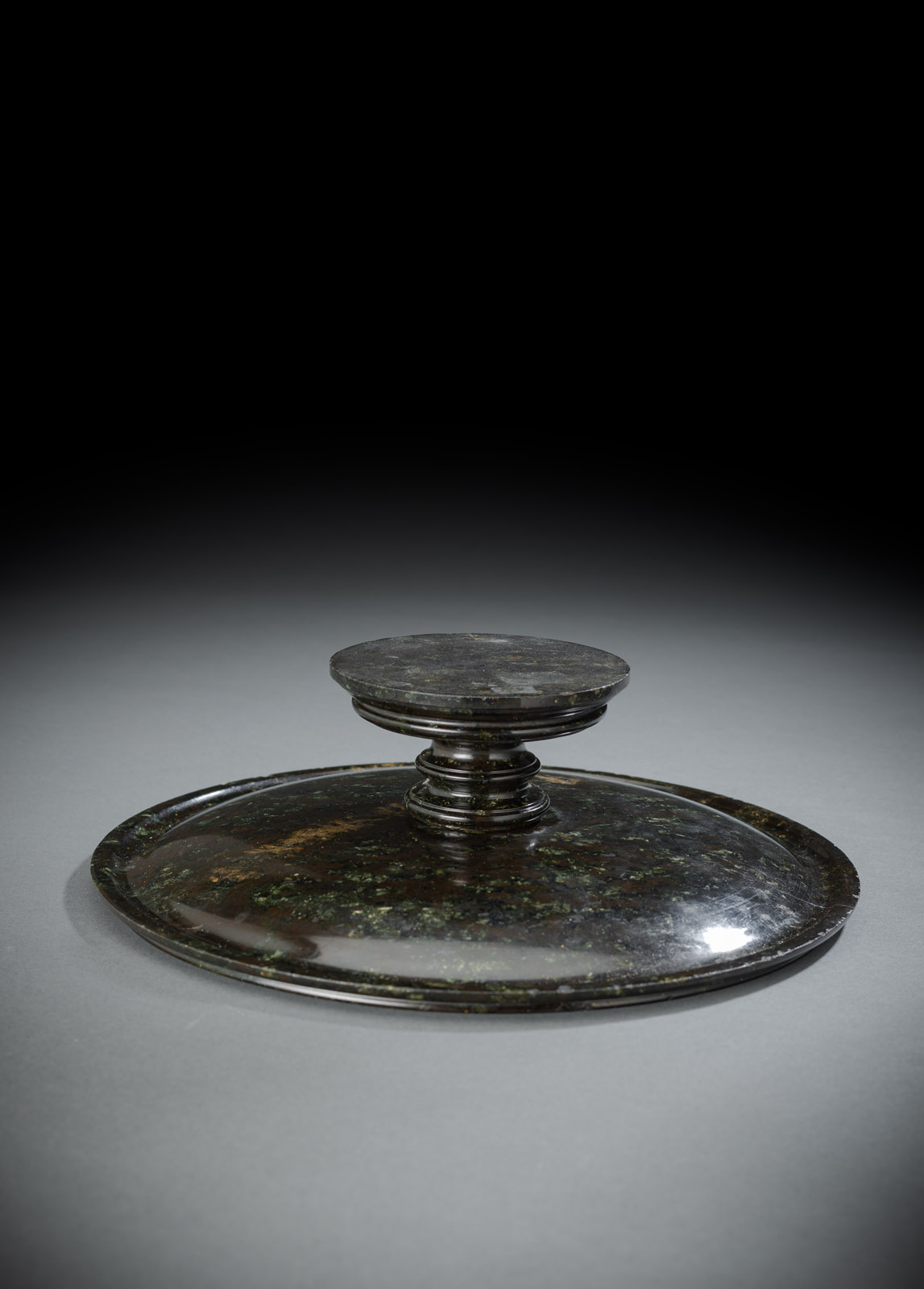 A SERPENTINE FOOTED DISH - Image 3 of 3