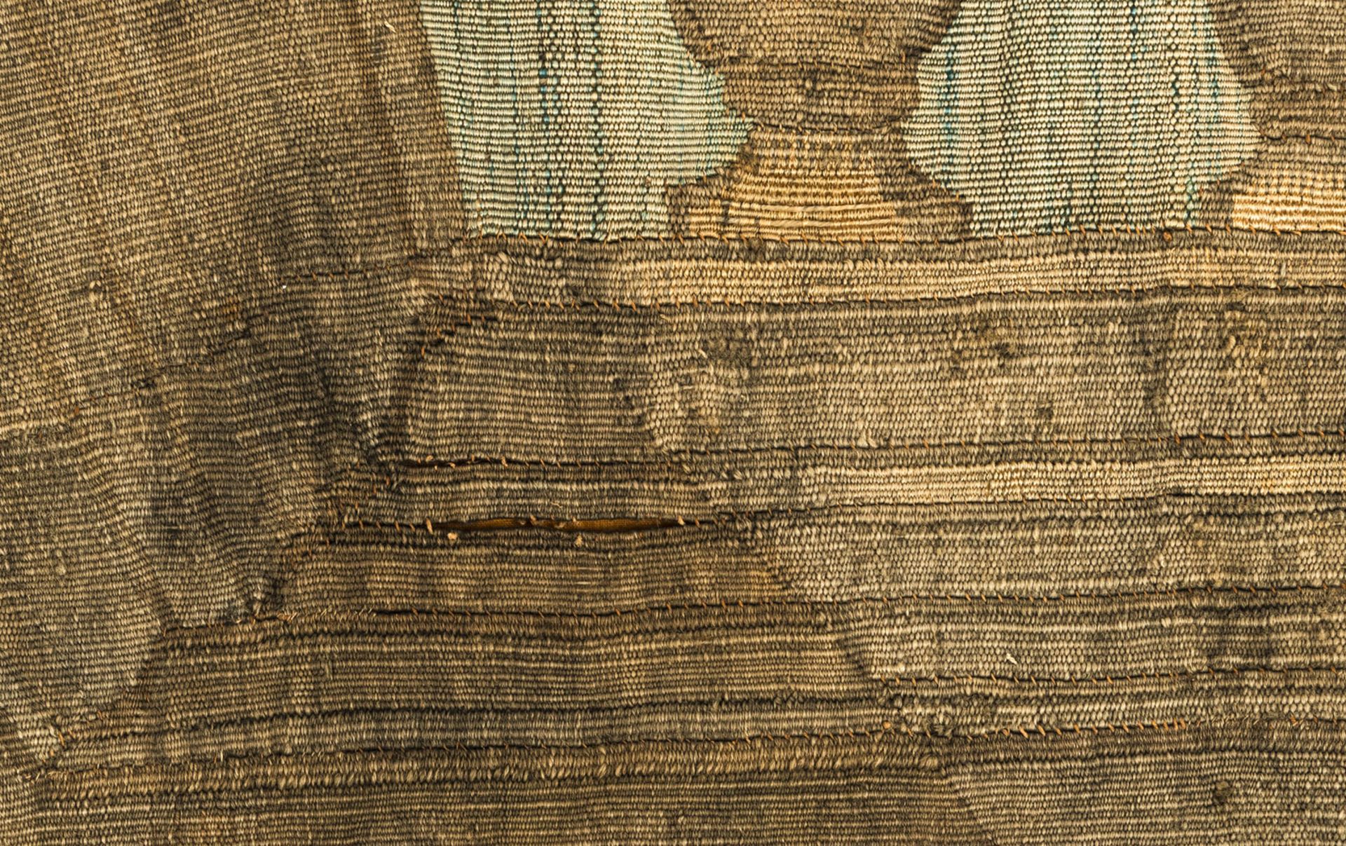 A FINE BAROQUE BRUSSELS TAPESTRY FRAGMENT - Image 17 of 19