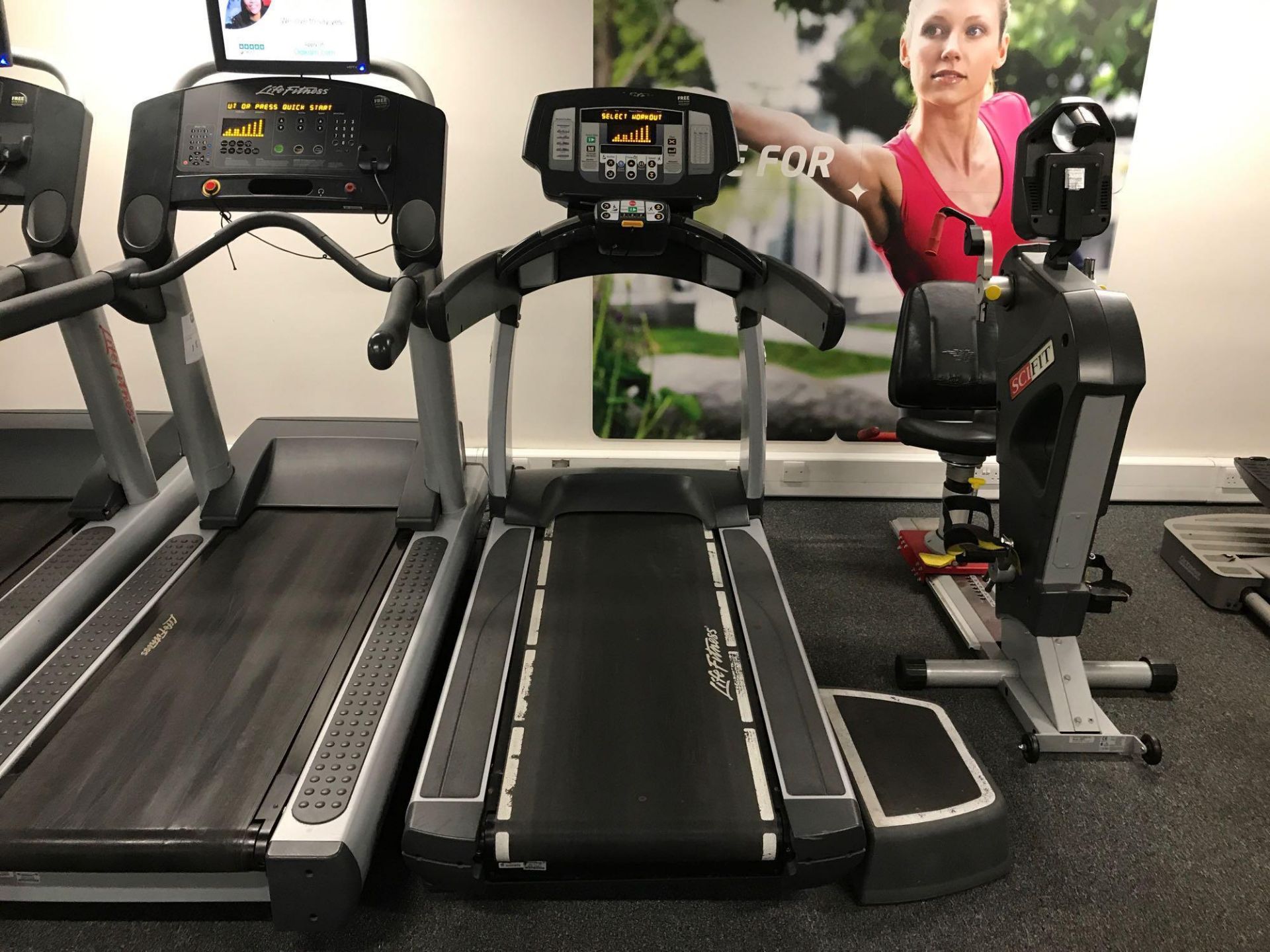 Life fitness 95t treadmill x 1