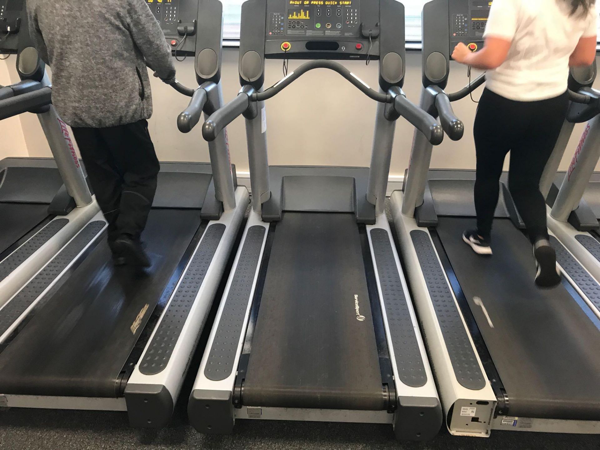 Life fitness Flex deck treadmill x 1