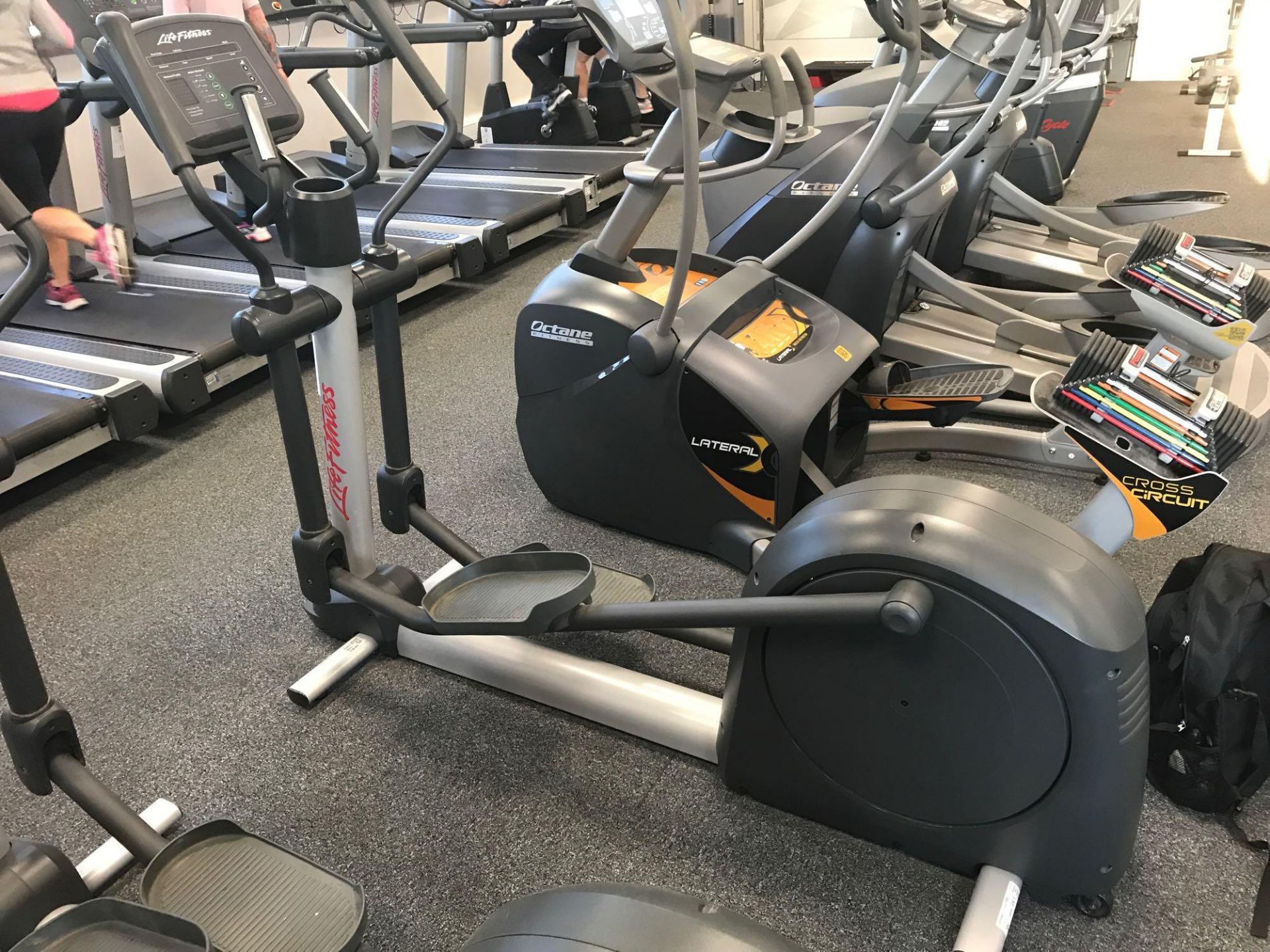 Life fitness Cross trainer x 1