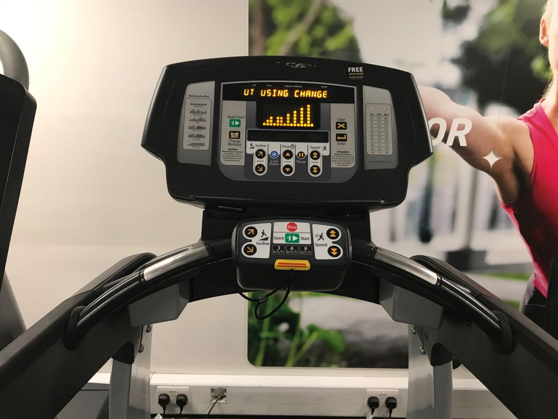 Life fitness 95t treadmill x 1 - Image 2 of 3