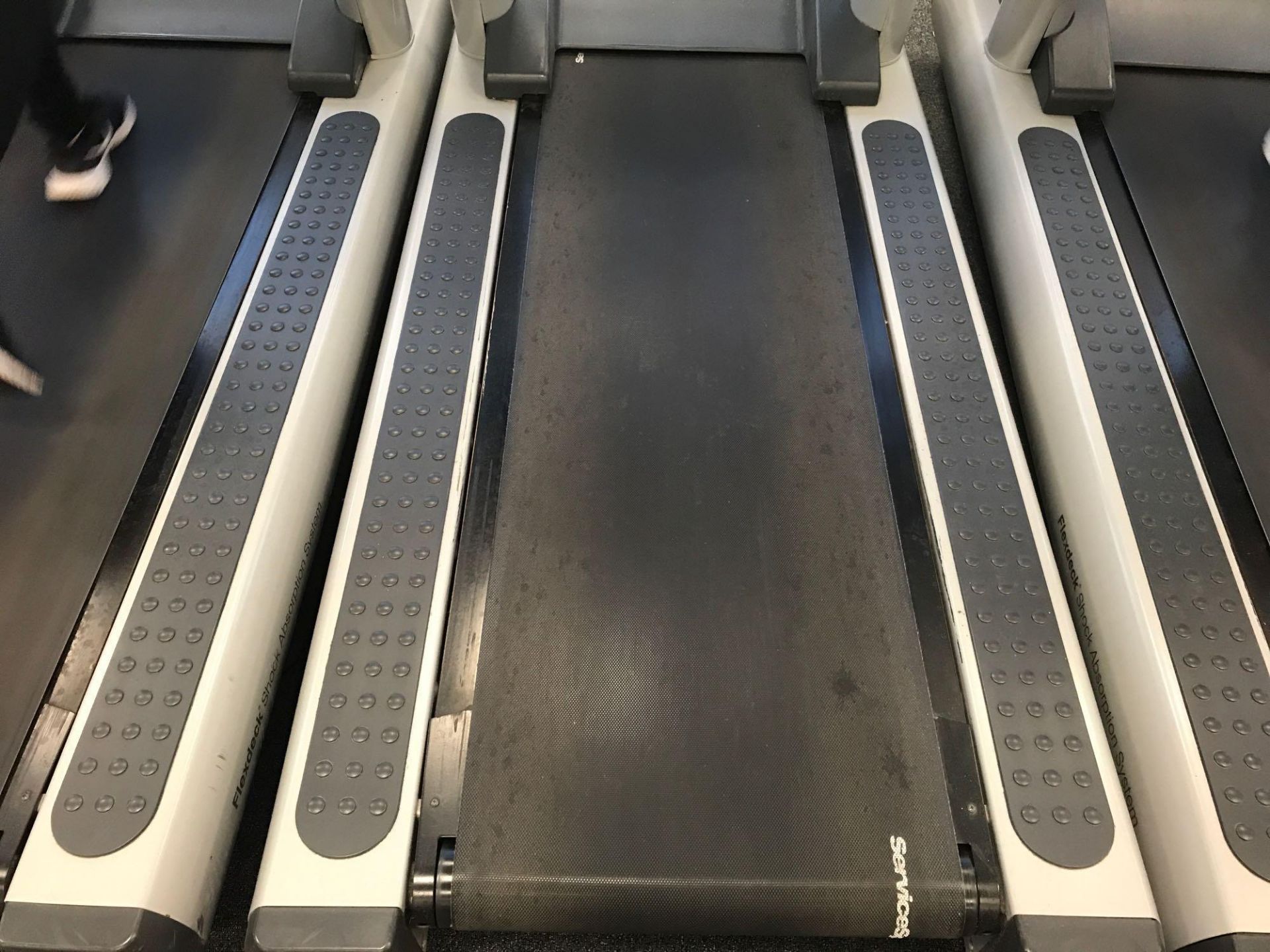 Life fitness Flex deck treadmil x 1 - Image 2 of 4