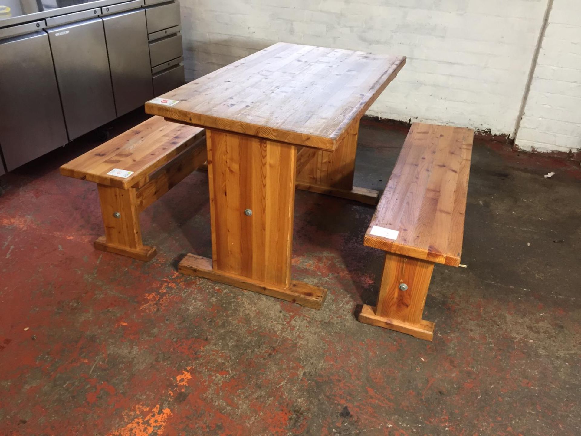 Pine wooden table with 2 benches