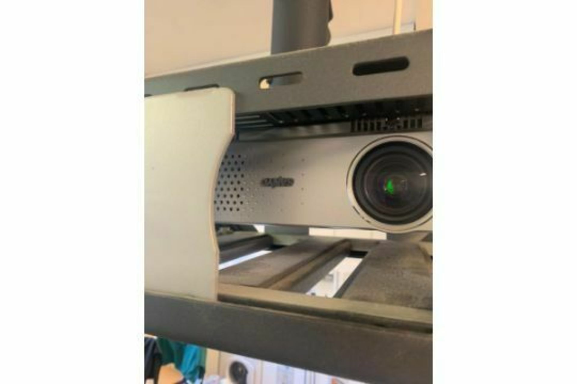 Sanyo Projector - Image 2 of 2