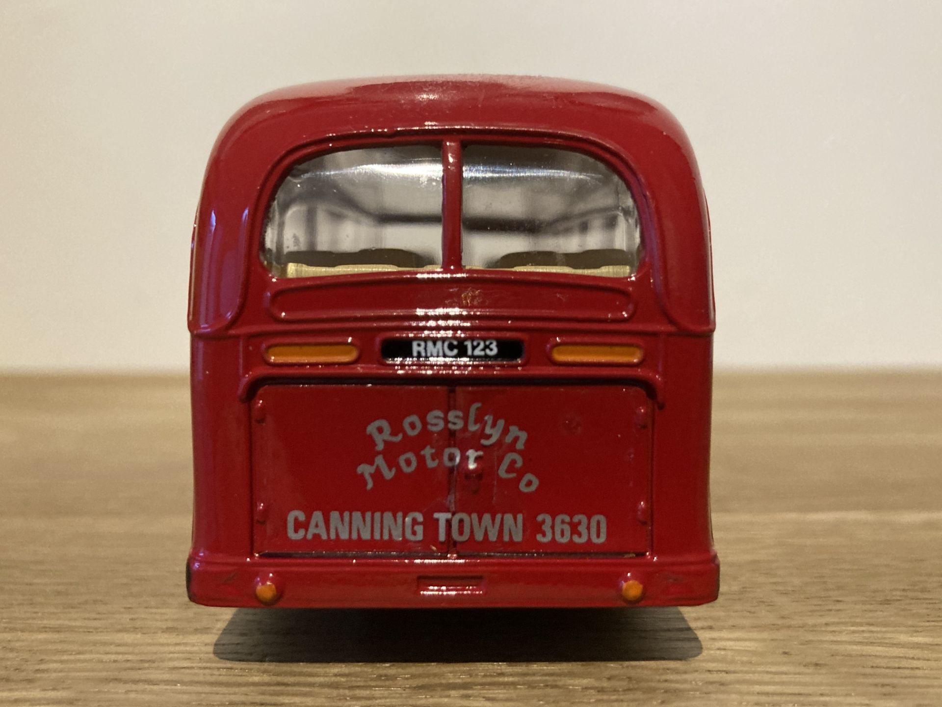 Limited Edition Corgi Rosslyn Motor Co, The AEC Regal - 97191 - Image 3 of 5