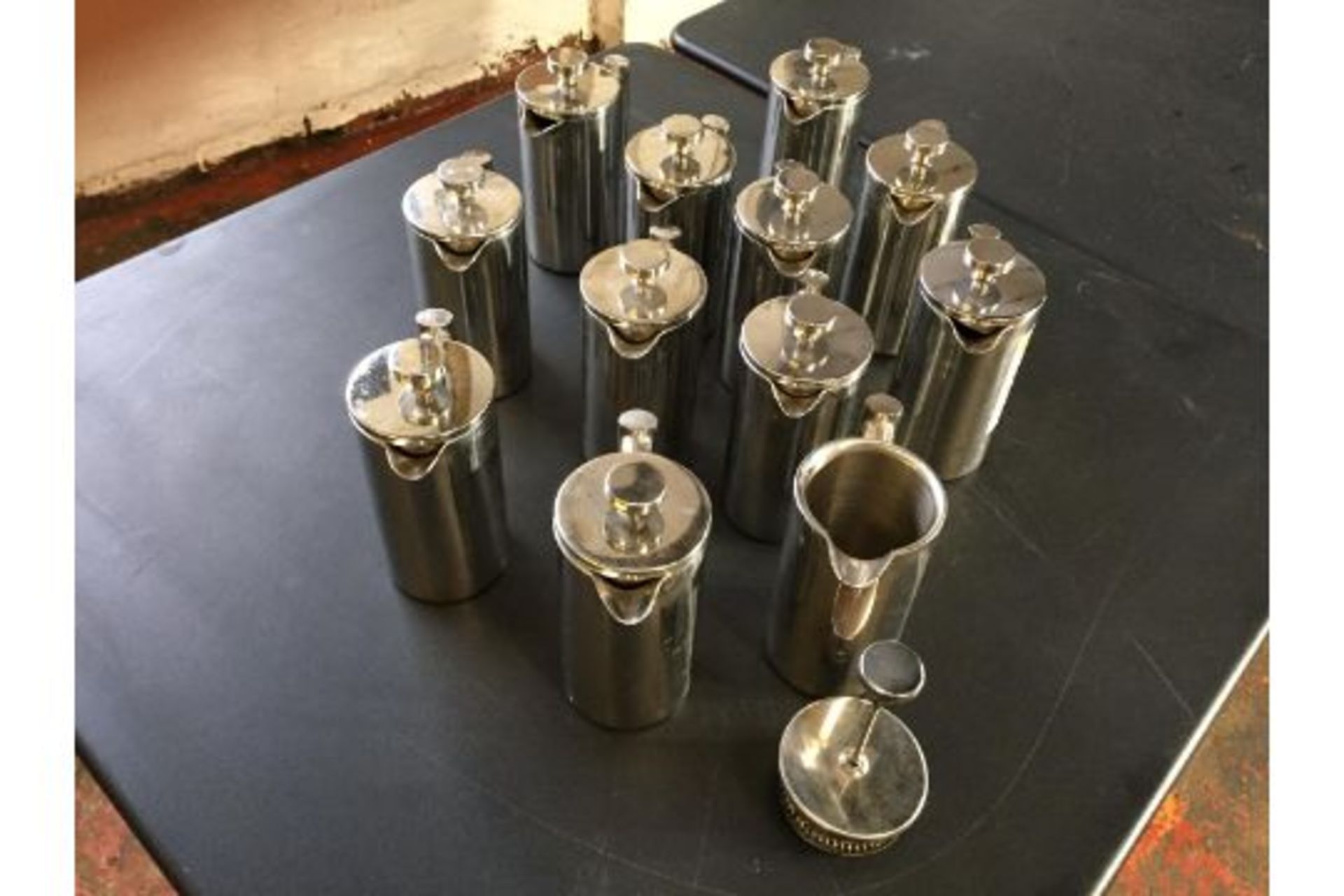 Stainless steel coffee pots - Image 4 of 4