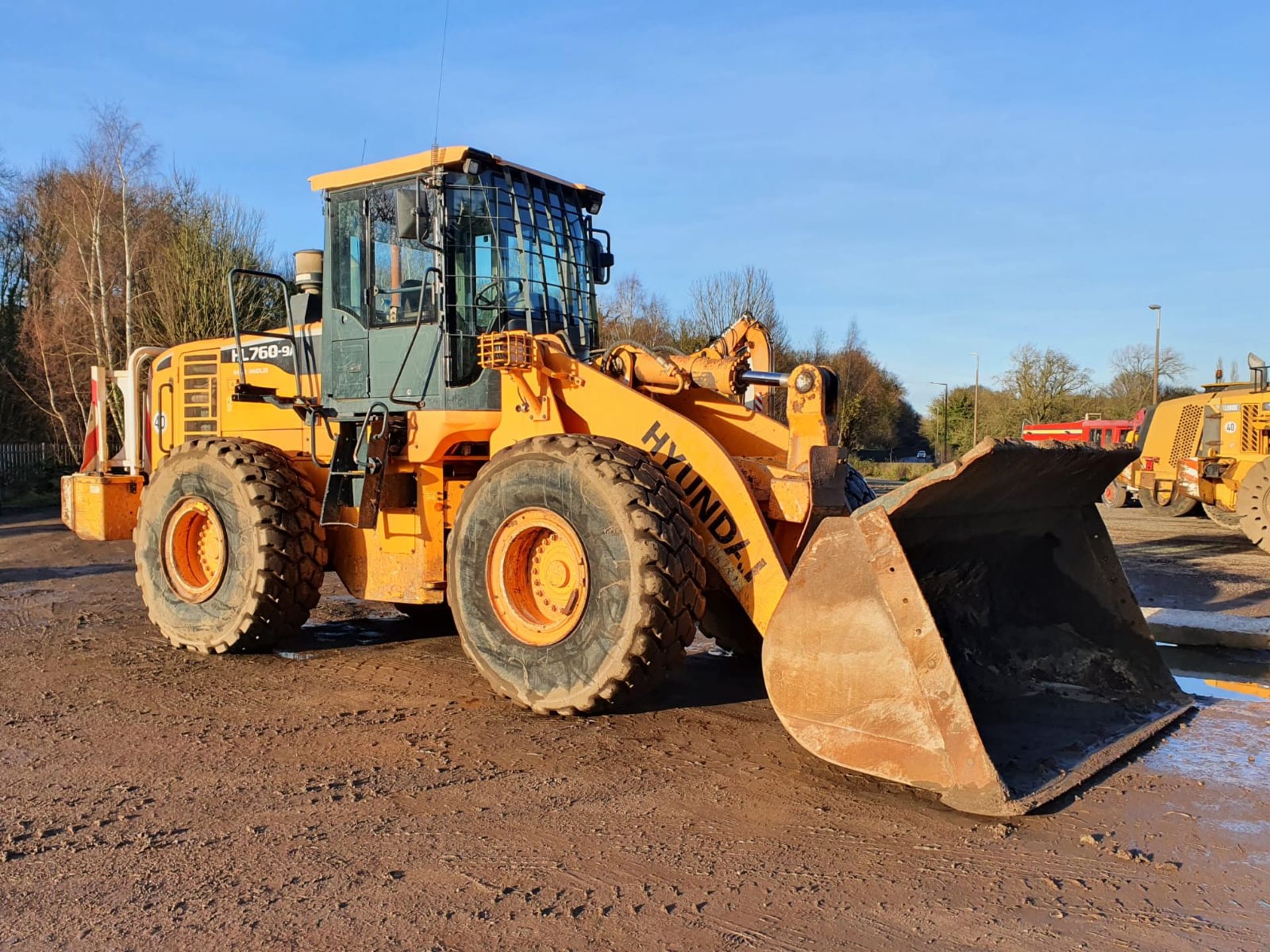 Hyundai 760-9A Loading Shovel - Image 2 of 2