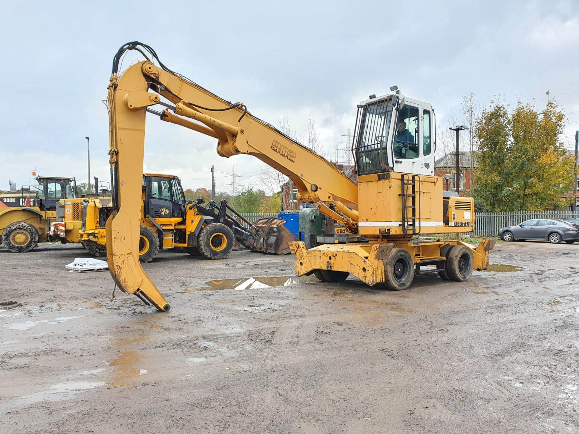 Liebherr 902 Scrap Handler Magnet Crane - Image 2 of 2