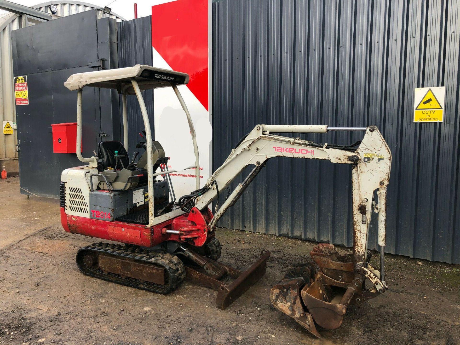 Takeuchi TB014 Mini Excavator - Image 2 of 11