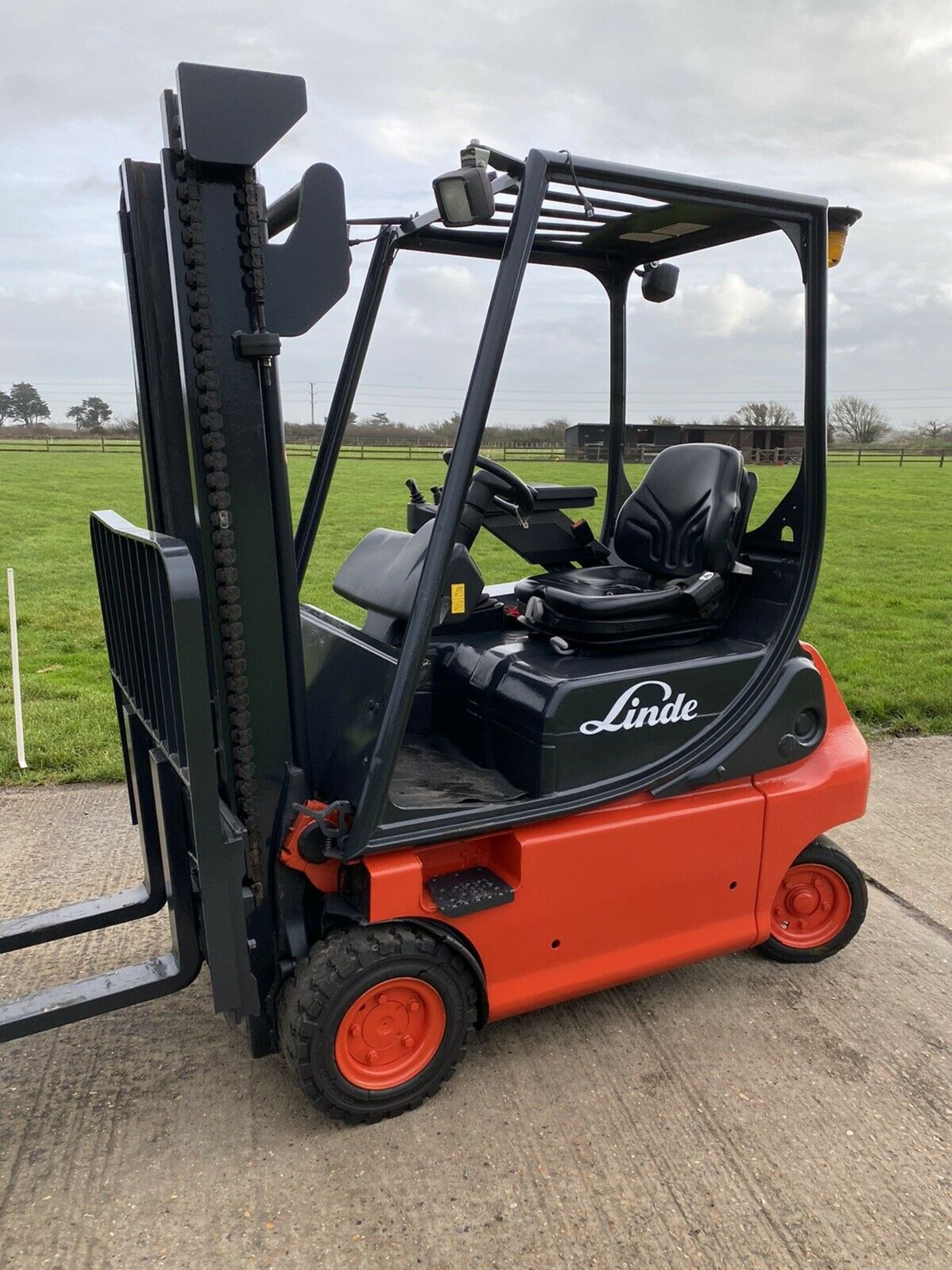 Linde 1.6 Tonne Electric forklift truck