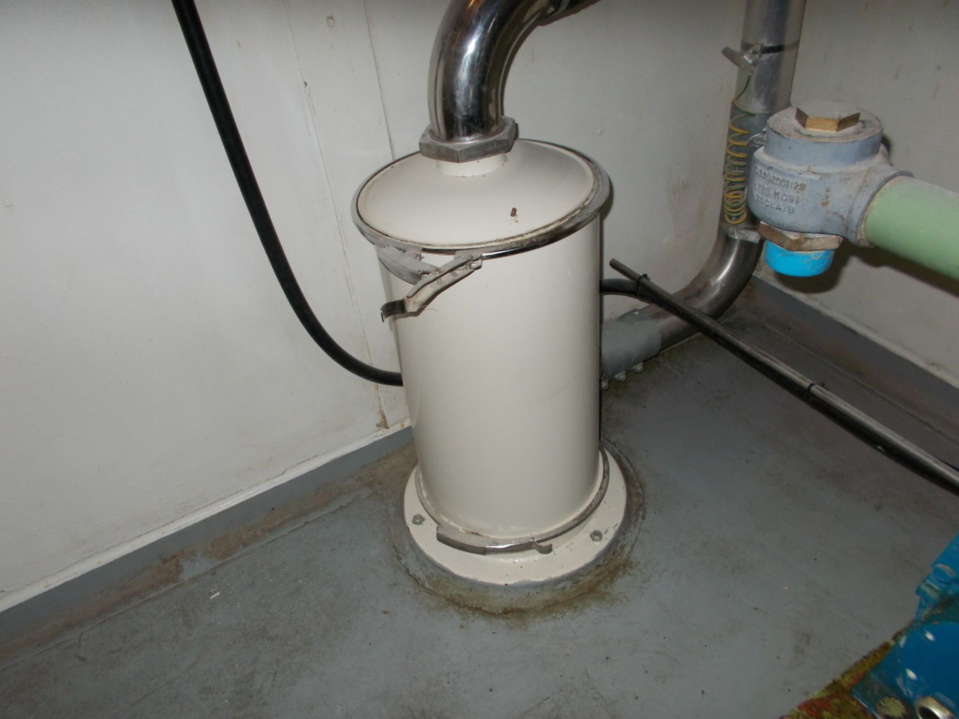 Vacuum pump - Image 6 of 7