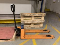 Pallet truck