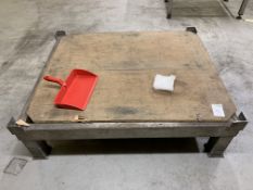 Low Metal pallet table