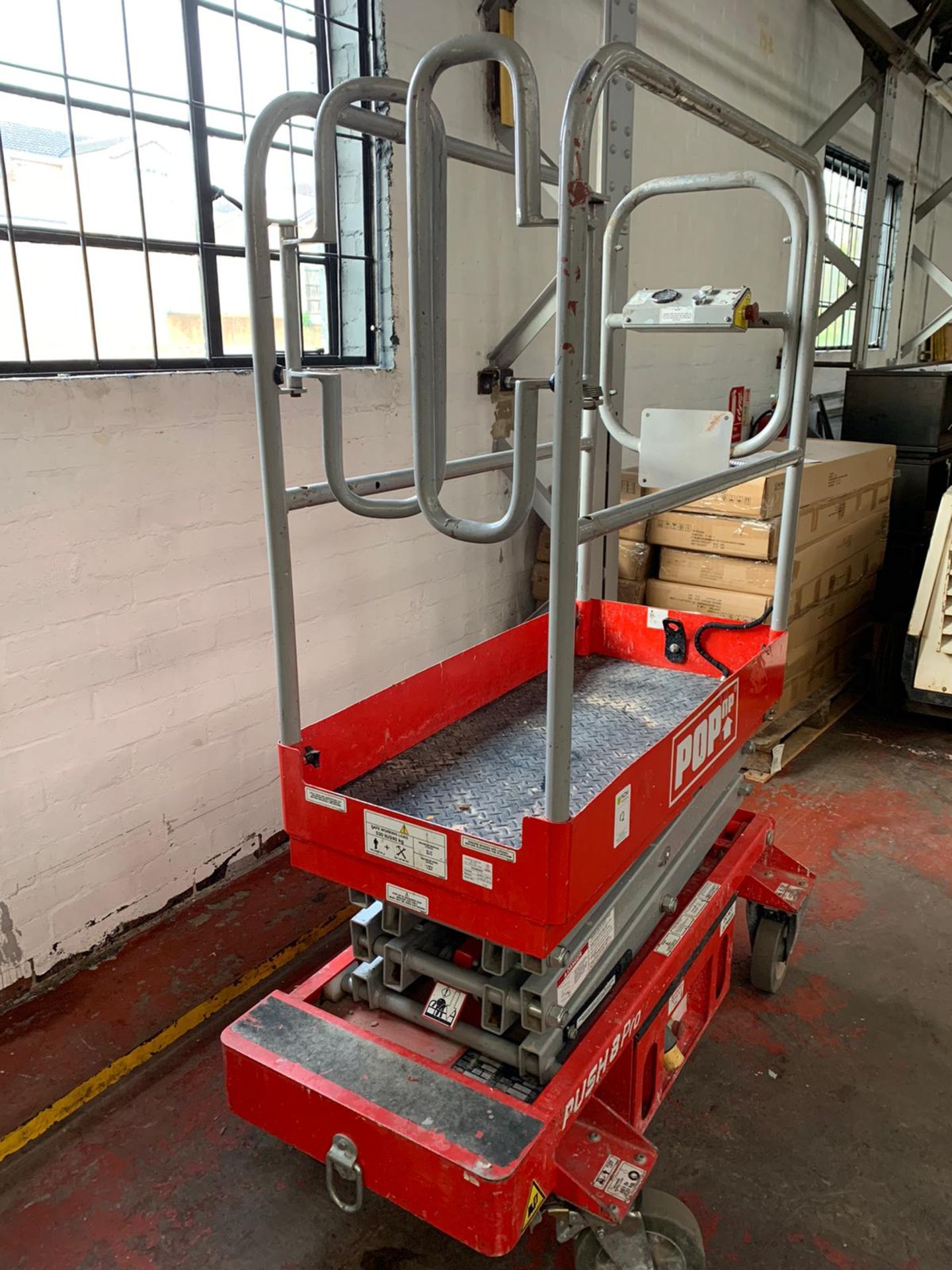 Pop-Up Scissor Lift Push 8 Pro - Image 2 of 5