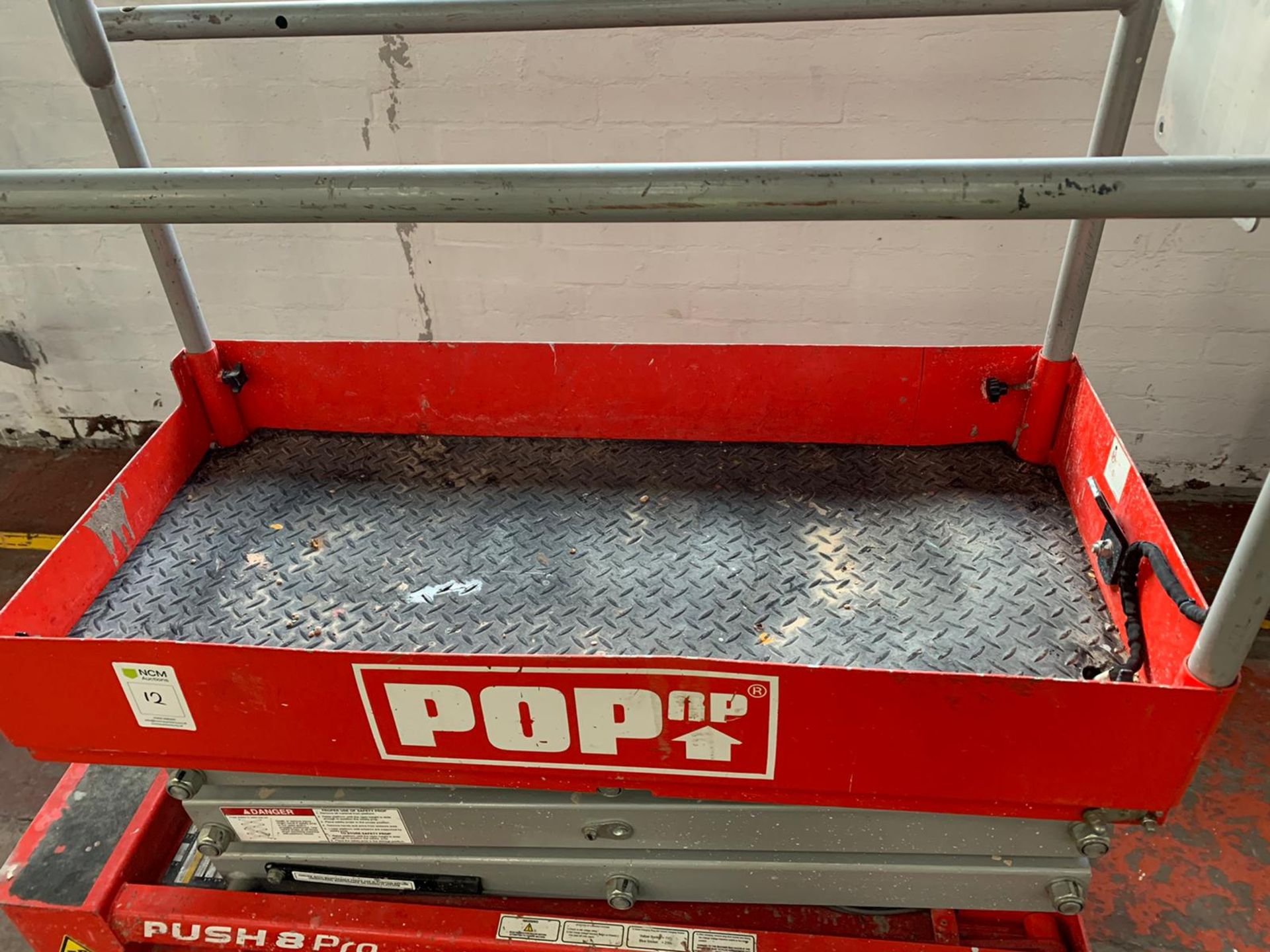 Pop-Up Scissor Lift Push 8 Pro - Image 4 of 5