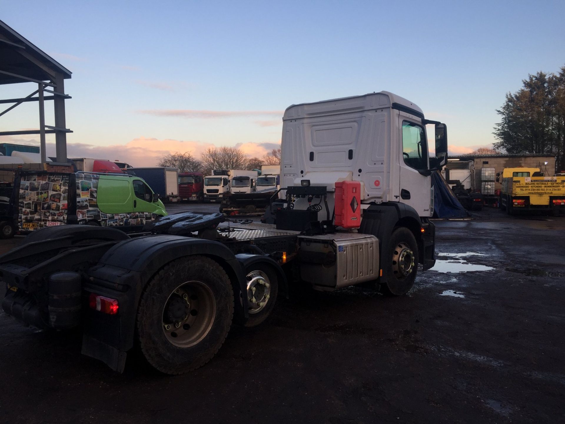 Mercedes Actros - Image 2 of 7