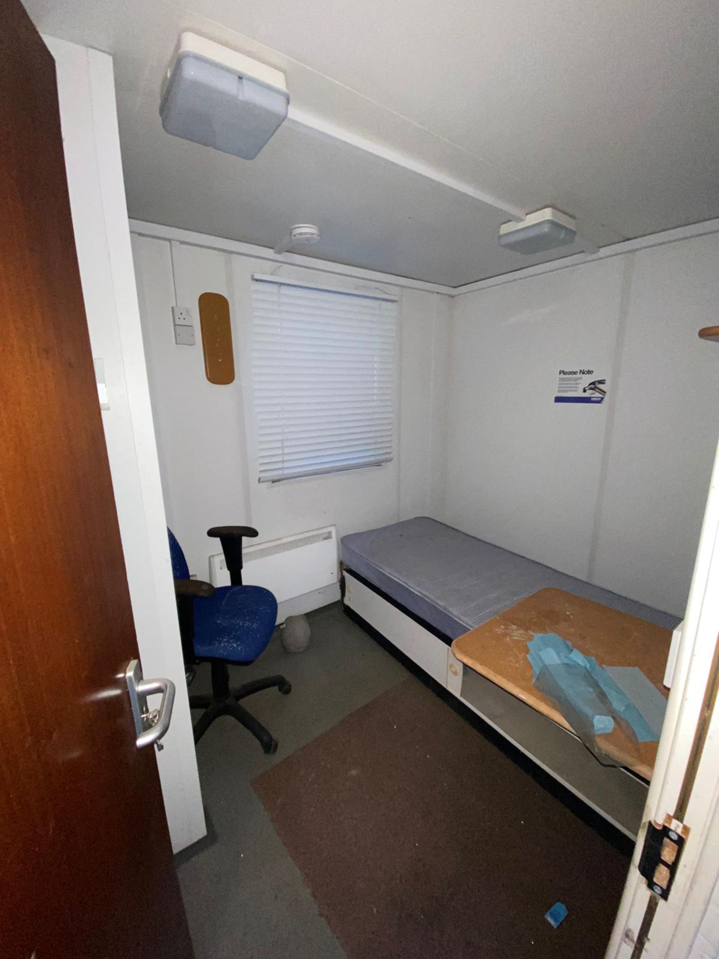 20ft x 10ft double office / 2 birth sleeper - Image 5 of 9