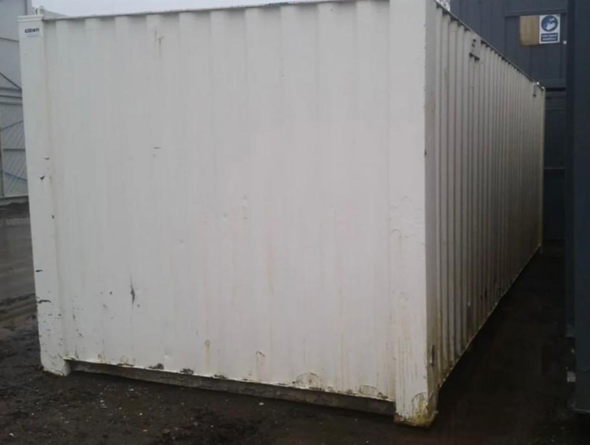 24ft x 9ft storage container - Image 3 of 3