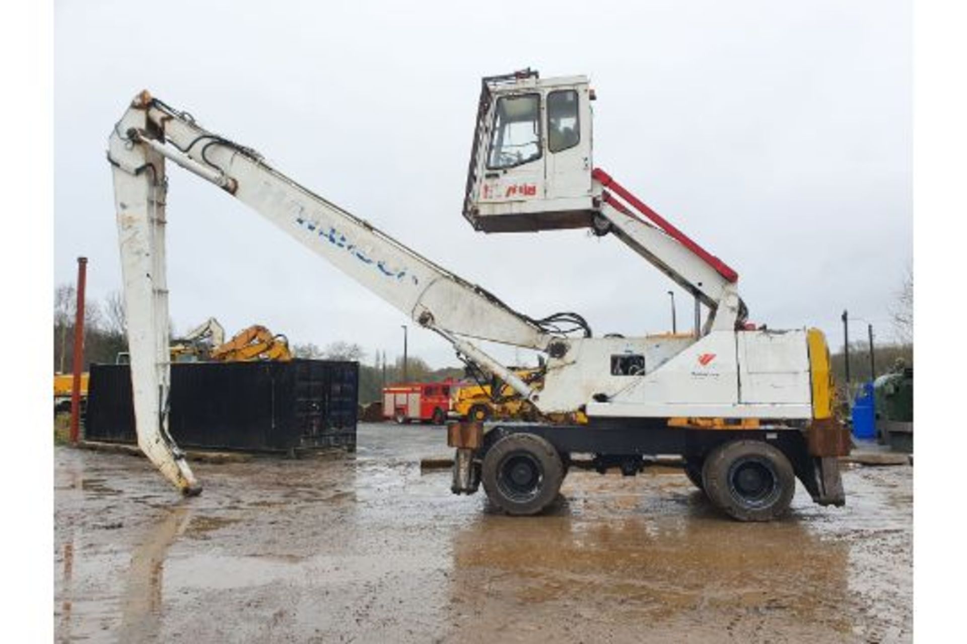 Fuchs MHL 350 Scrap Handler - Image 2 of 2