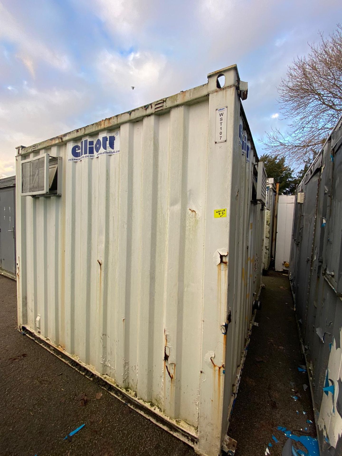 12 x 9 2 + 1 toilet block - Image 3 of 12