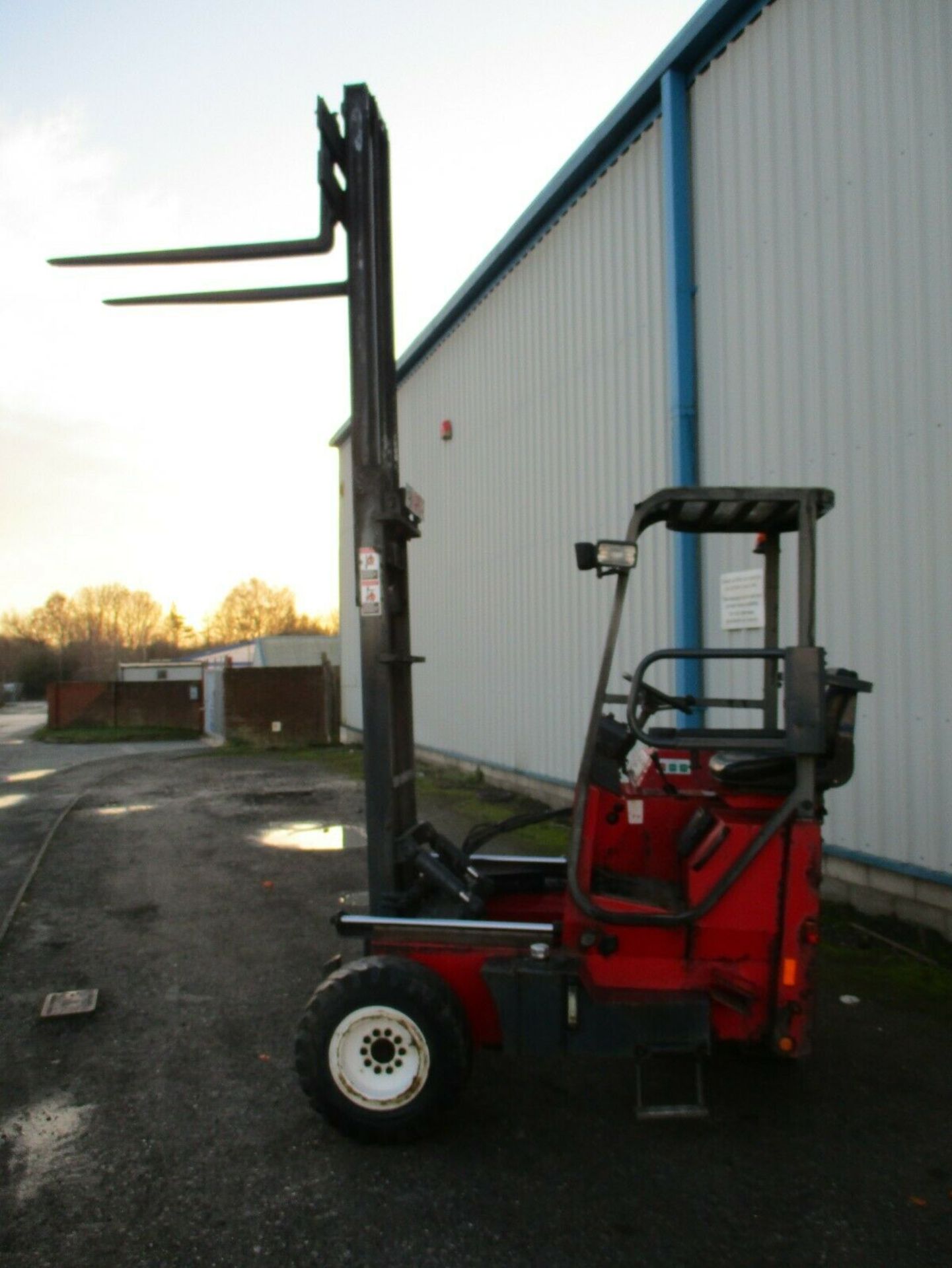 Moffett mounty forklift M2003 ELP 4W - Image 6 of 11