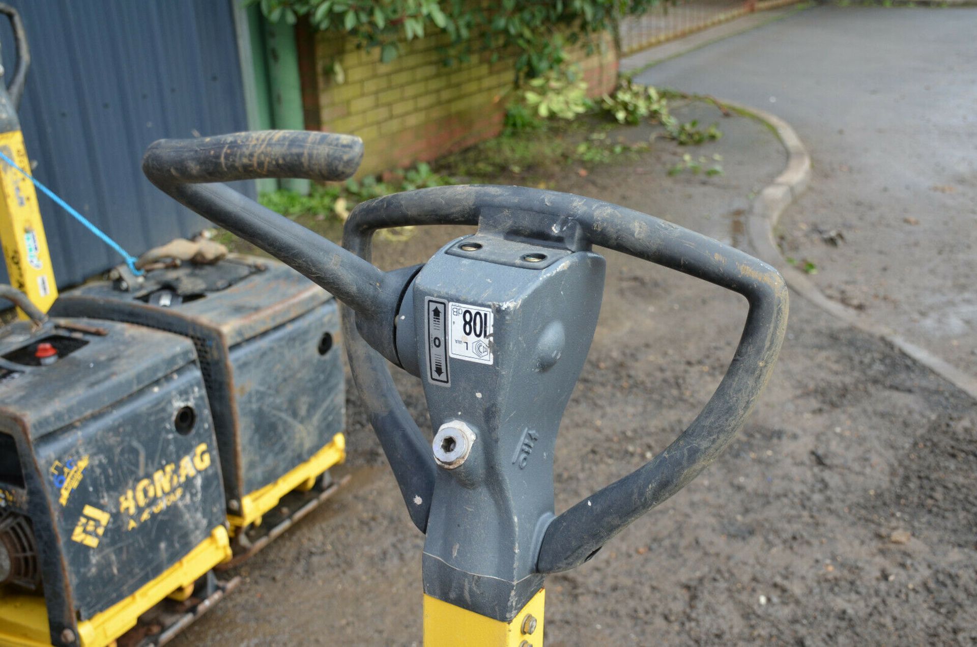 Bomag BPR 35/42 D Reversible vibratory plate 2015 - Image 7 of 10