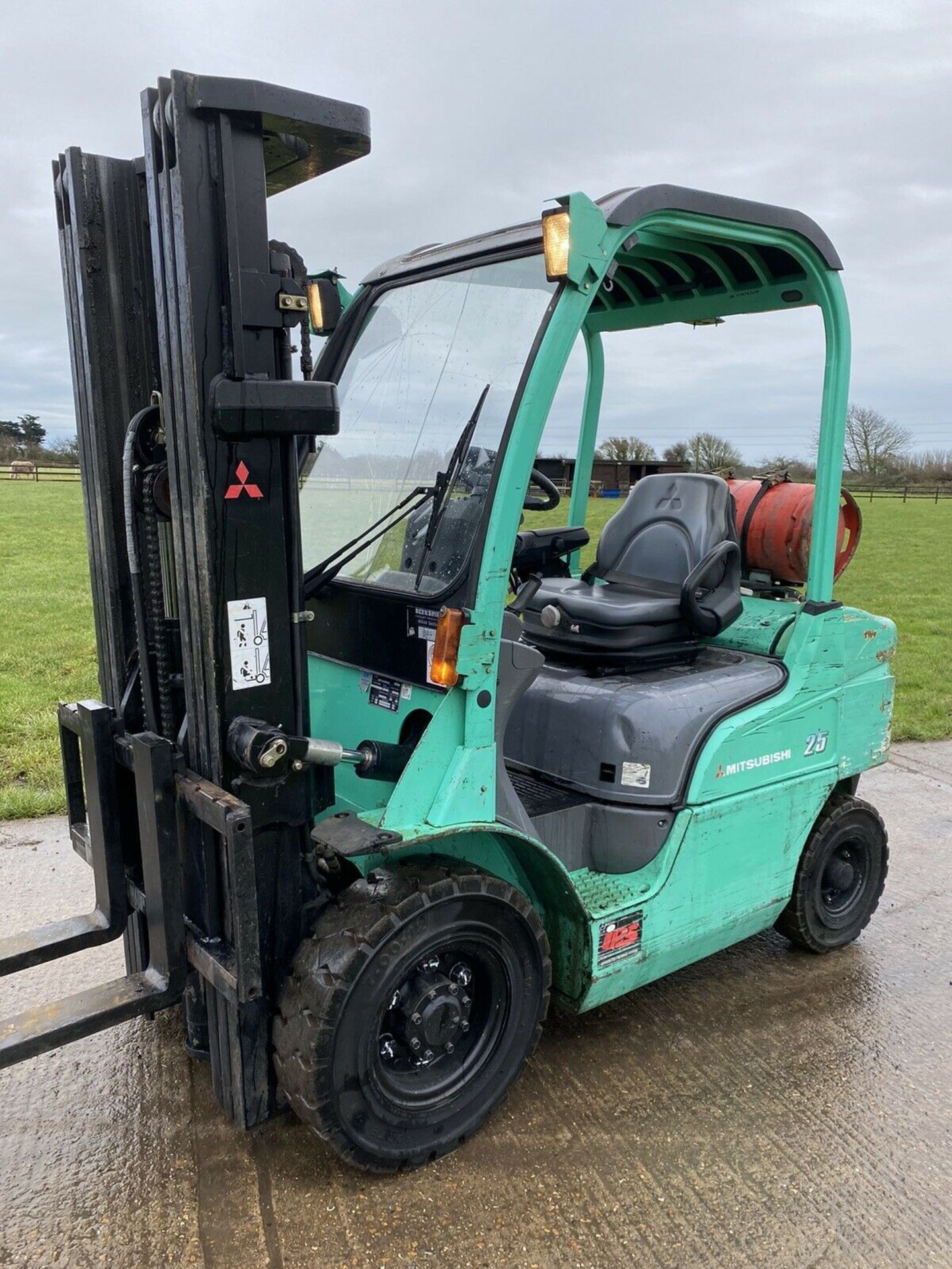 Mitsubishi gas forklift - Image 3 of 6